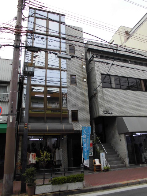 ヘッドビル 西館